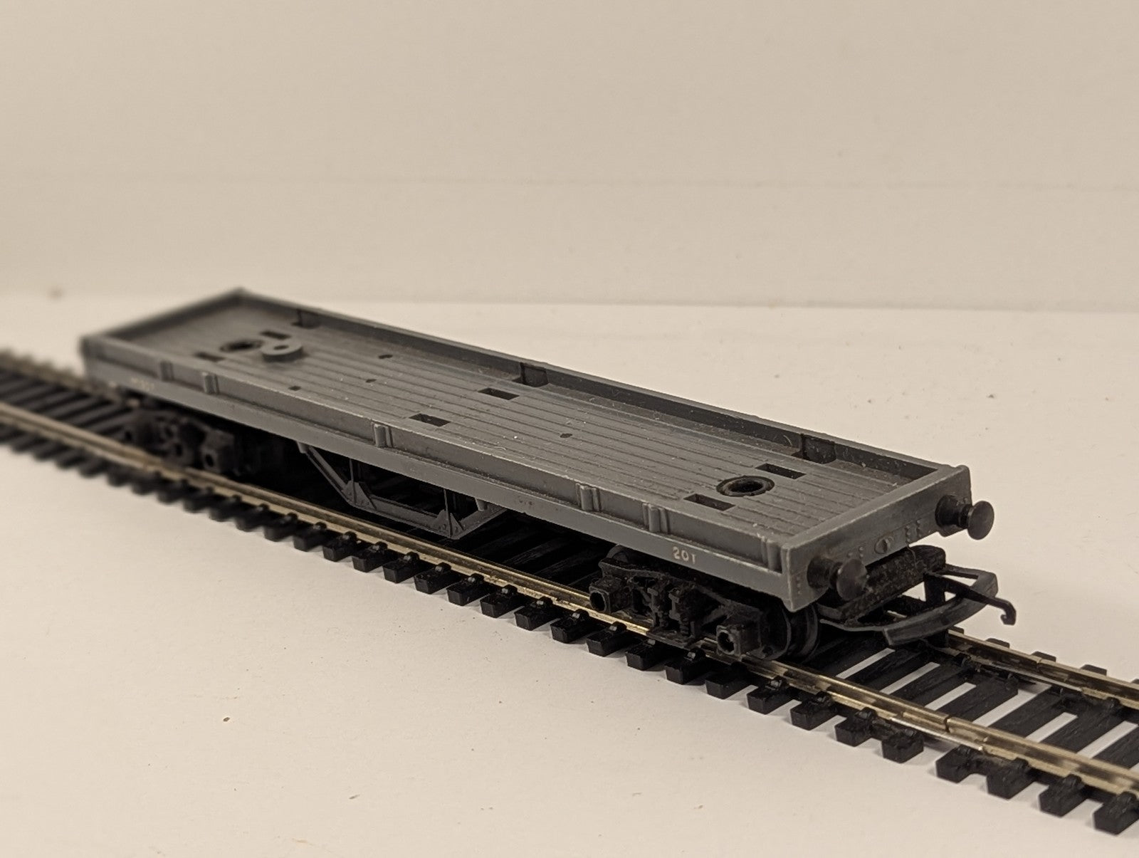 Tri-ang OO Gauge Bogey Flat Wagon Wagons M13071 BR Grey R.212