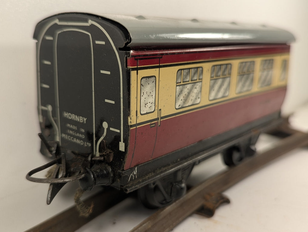 Hornby O Gauge No. 51 Coach 3rd Class Passenger Coach BR Crimson and Cream 42123