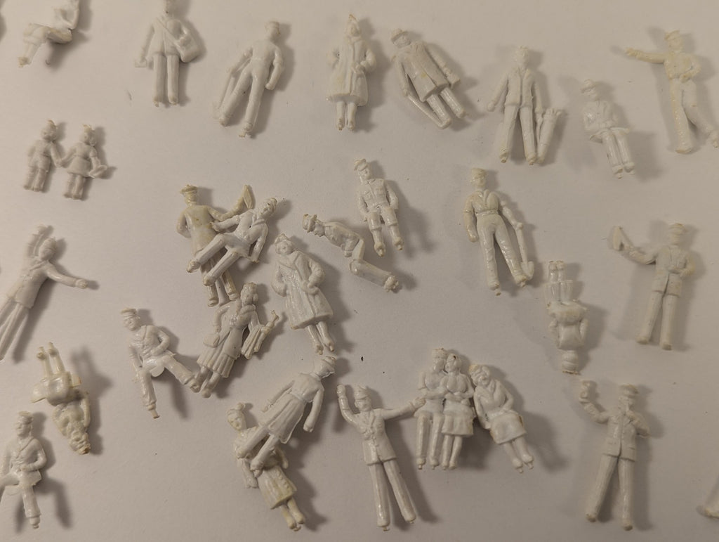 OO Gauge Unpainted Figures