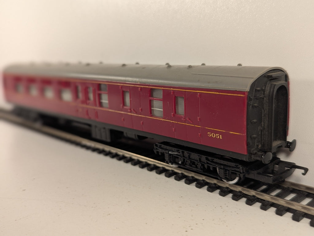 Hornby Railways R.422 LMS Corridor Brake First Coach OO Gauge - Boxed