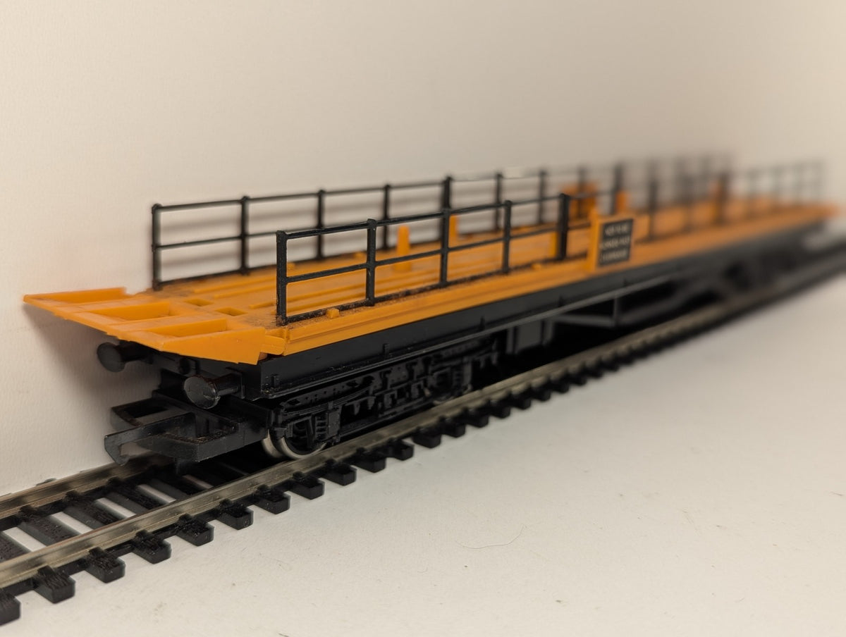 Hornby OO Gauge Ferry Ramp Wagon Goods Wagon Orange / Black R127