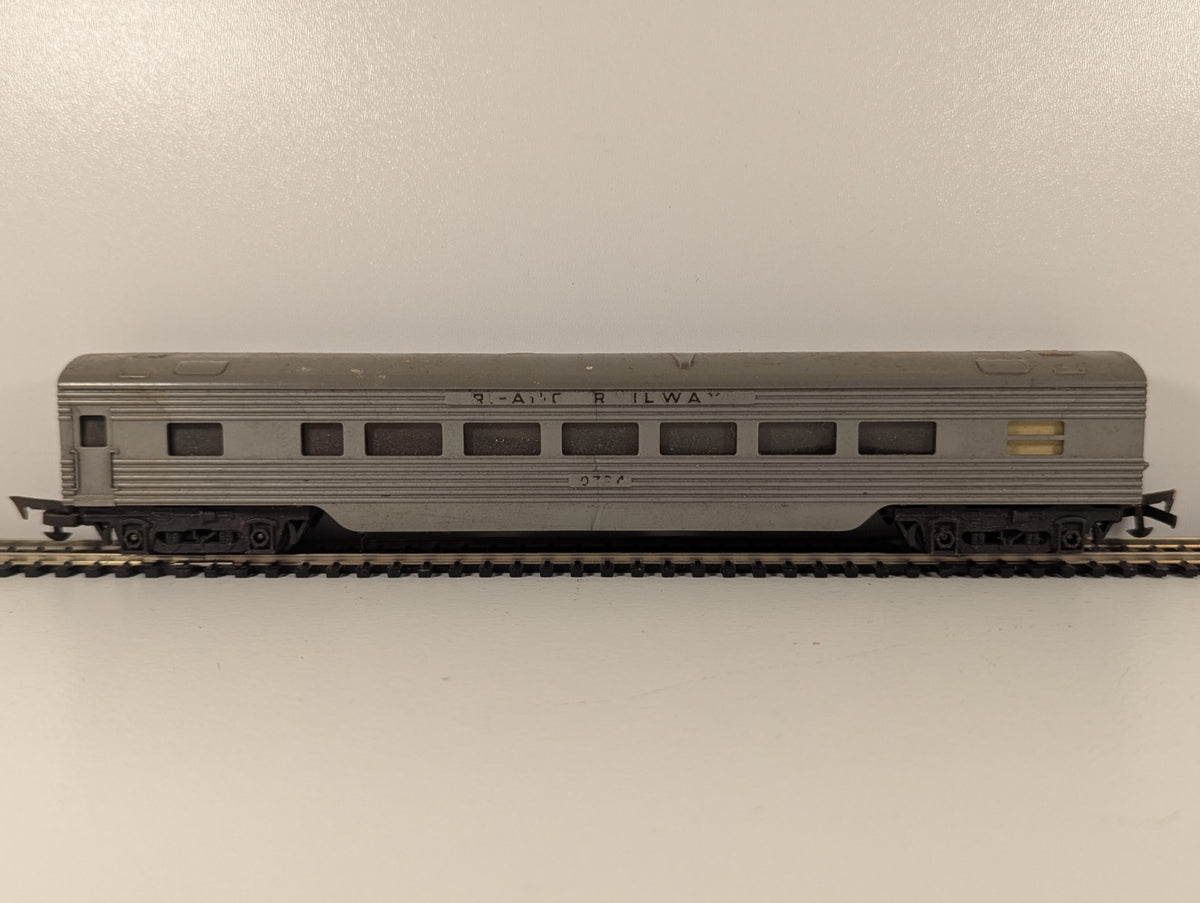 Tri-ang R24 OO Gauge Transcontinental Passenger Coach