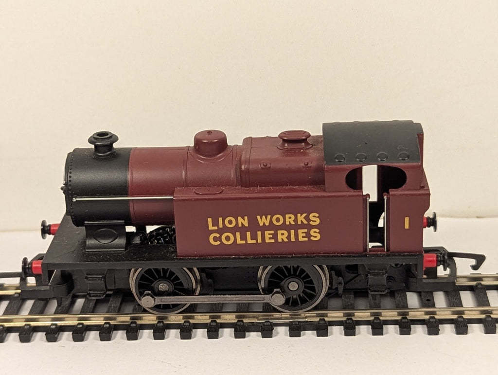 Hornby OO Gauge Lion Works Collieries 0-4-0 Industrial Tank Loco