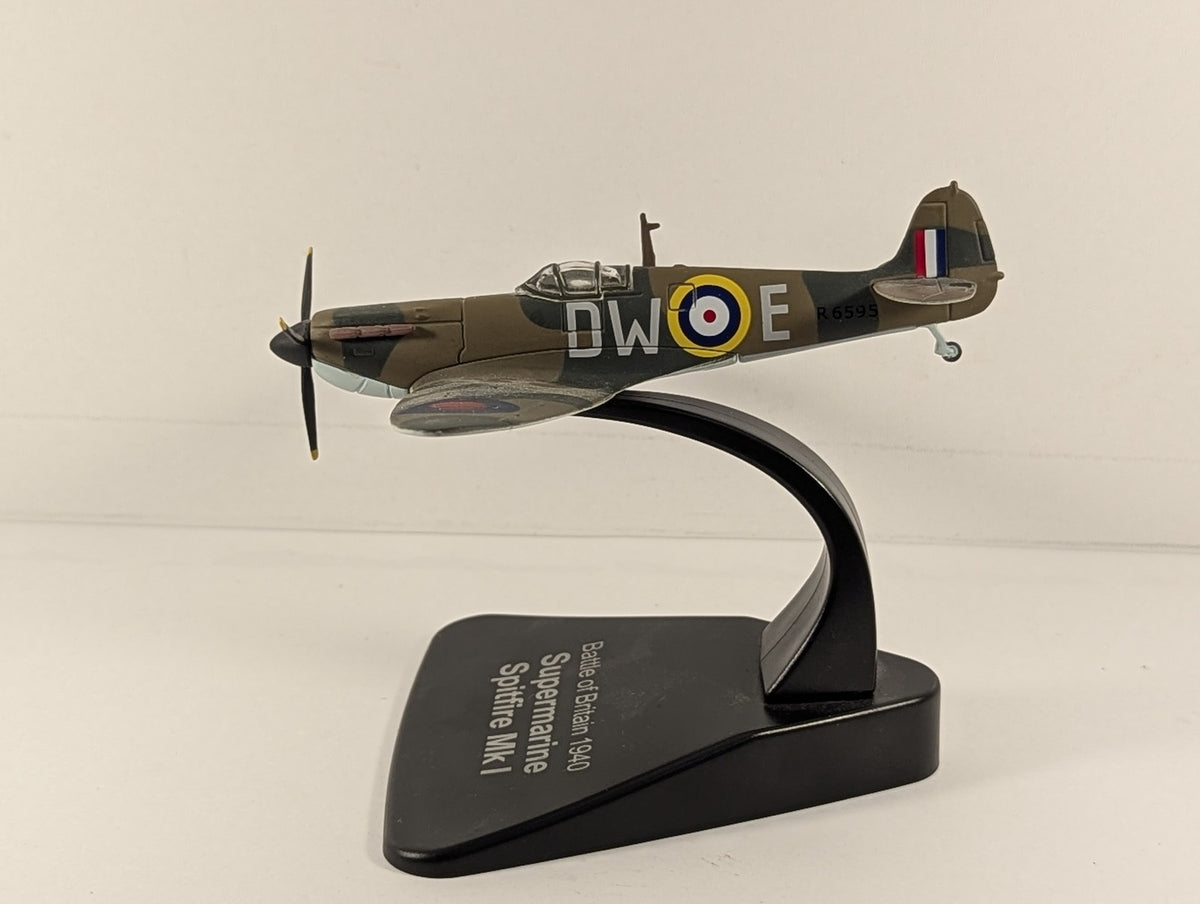 Supermarine Spitfire Mk I Die-cast Model Aircraft R6595 RAF Camouflage (DW-E)
