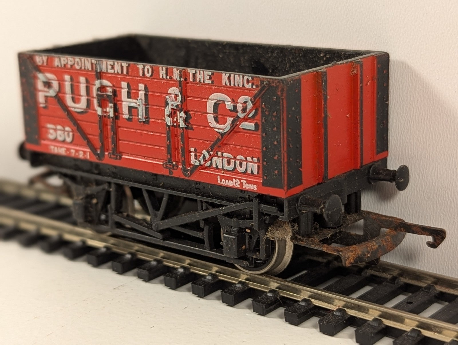 Hornby R010 OO Gauge Pugh & Co 12 Ton Coal Wagon