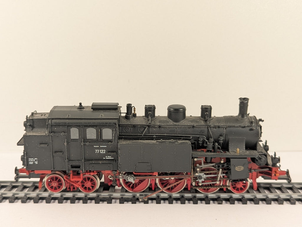 Rivarossi HO Gauge DB BR 77 122 Tank Locomotive Poor Runner