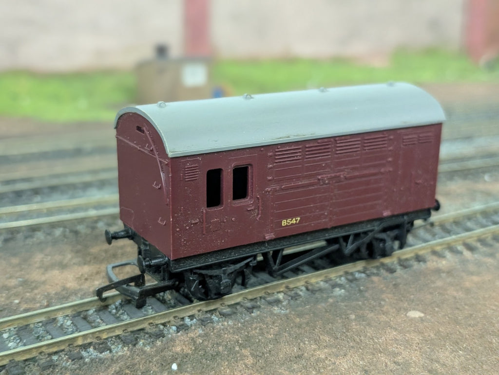 Tri-ang/Hornby R123 OO Gauge Horse Box Wagon B547