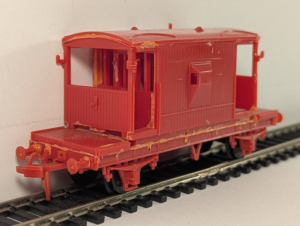 Airfix OO Gauge LMS 20 Ton Brake Van Unpainted Red