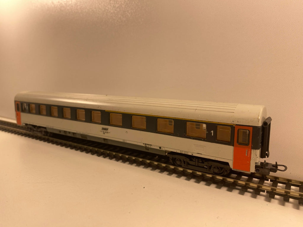 Lima SNCF Corail Passenger Coach – HO Gauge