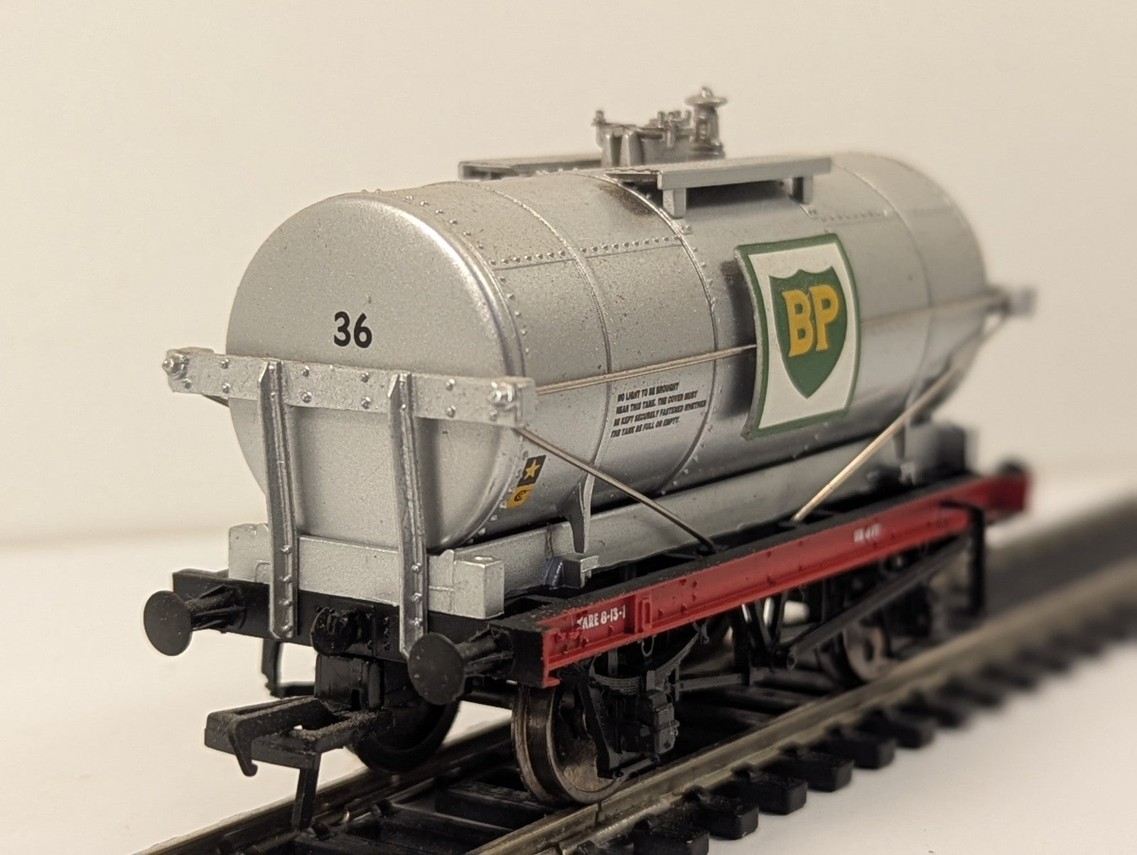 Bachmann OO Gauge 14 Ton Tank Wagon 36 BP Silver 37-078
