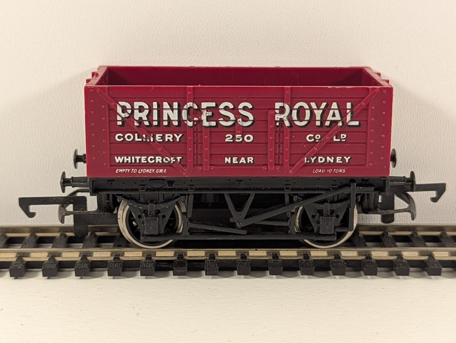 Hornby OO Gauge R209 – Princess Royal Open Wagon