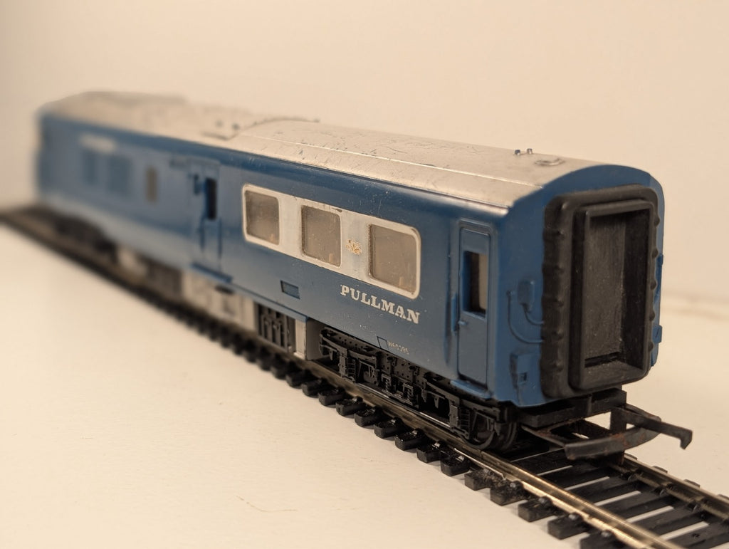 Tri-ang Hornby OO Gauge Blue Pullman Dummy Car Missing Buffer Heads