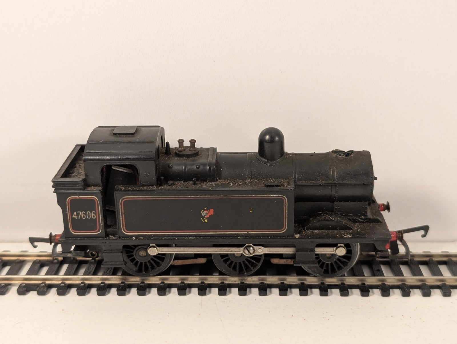 Tri-ang Hornby R52 OO Gauge Class 3F Jinty 0-6-0T BR Black Missing Funnel