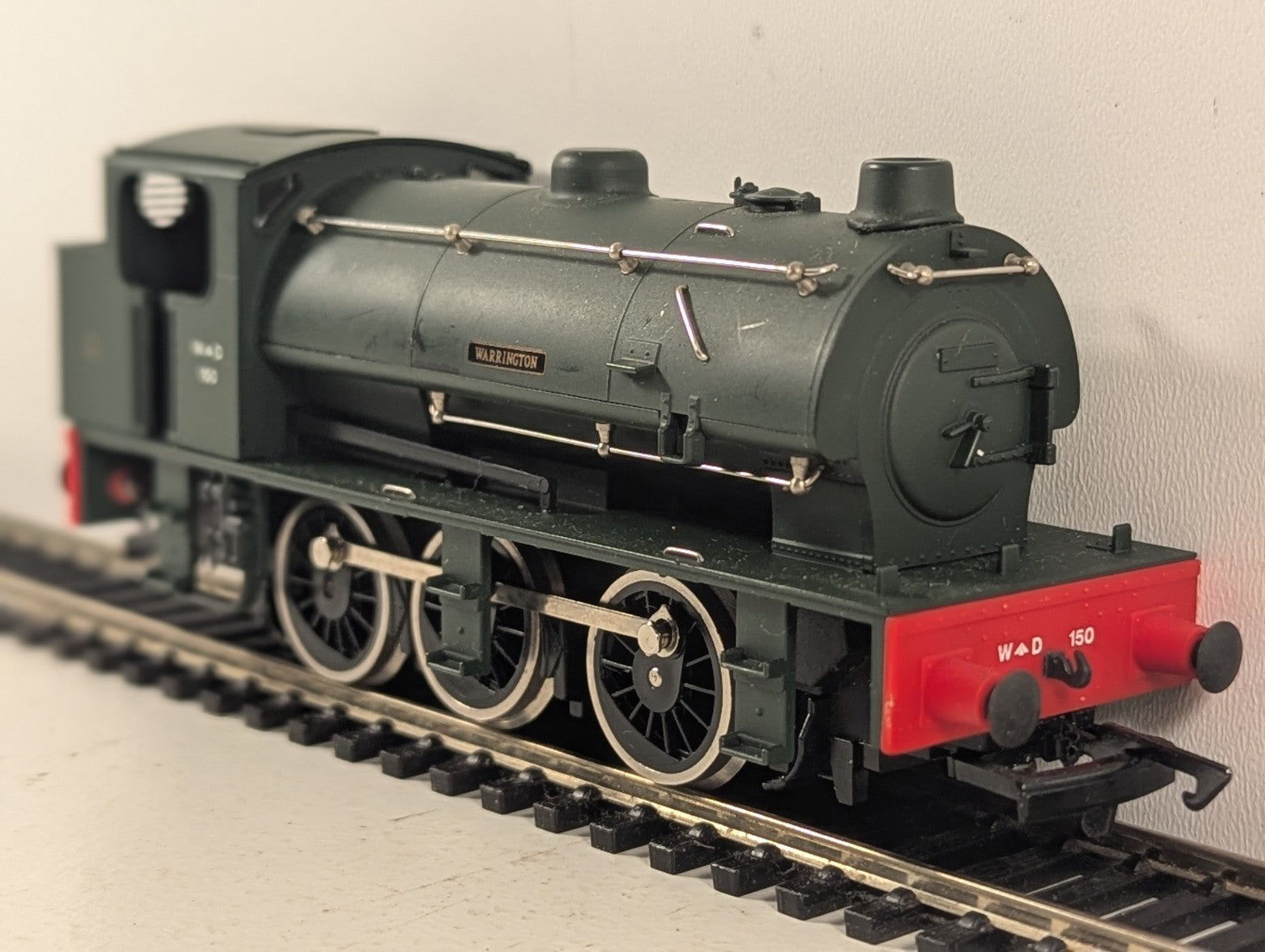 Dapol OO Gauge Class J94 Austerity 0-6-0ST Steam Locomotive 150 WD