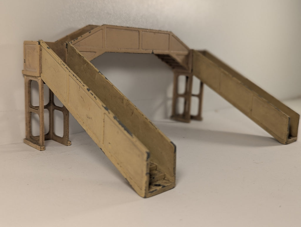 Hornby-Dublo OO Gauge D1 Footbridge Buff