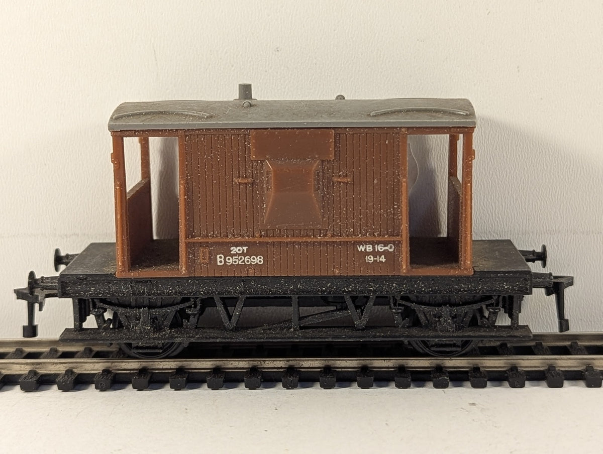 Tri-ang OO Gauge BR 20 Ton Brake Van B952698 BR Bauxite R16