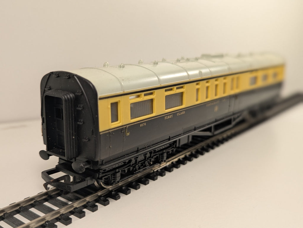 Hornby OO Gauge GWR Collett Restaurant Car No. 9578