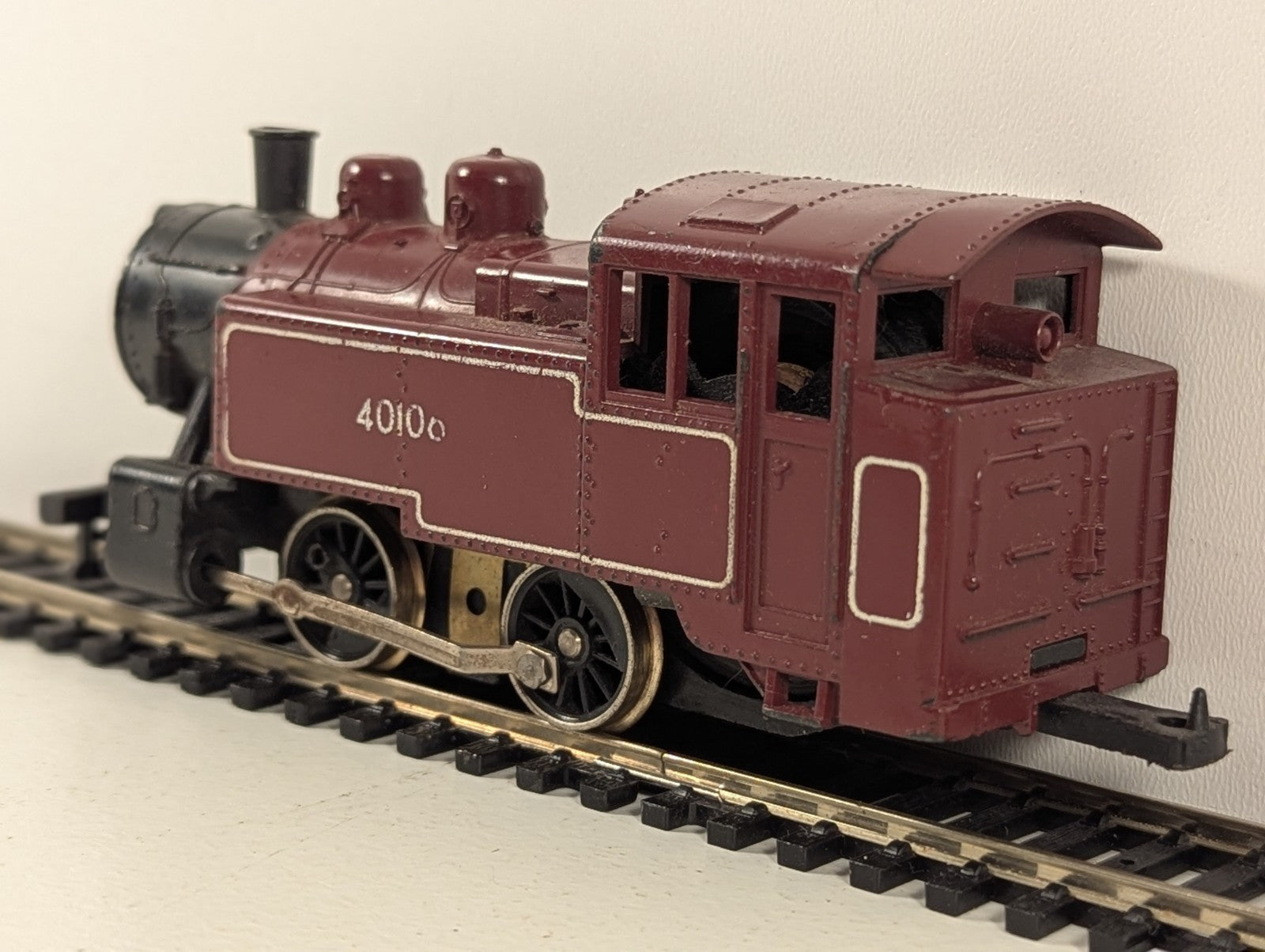 Lima Industrial Tank Locomotive No.40106 Red