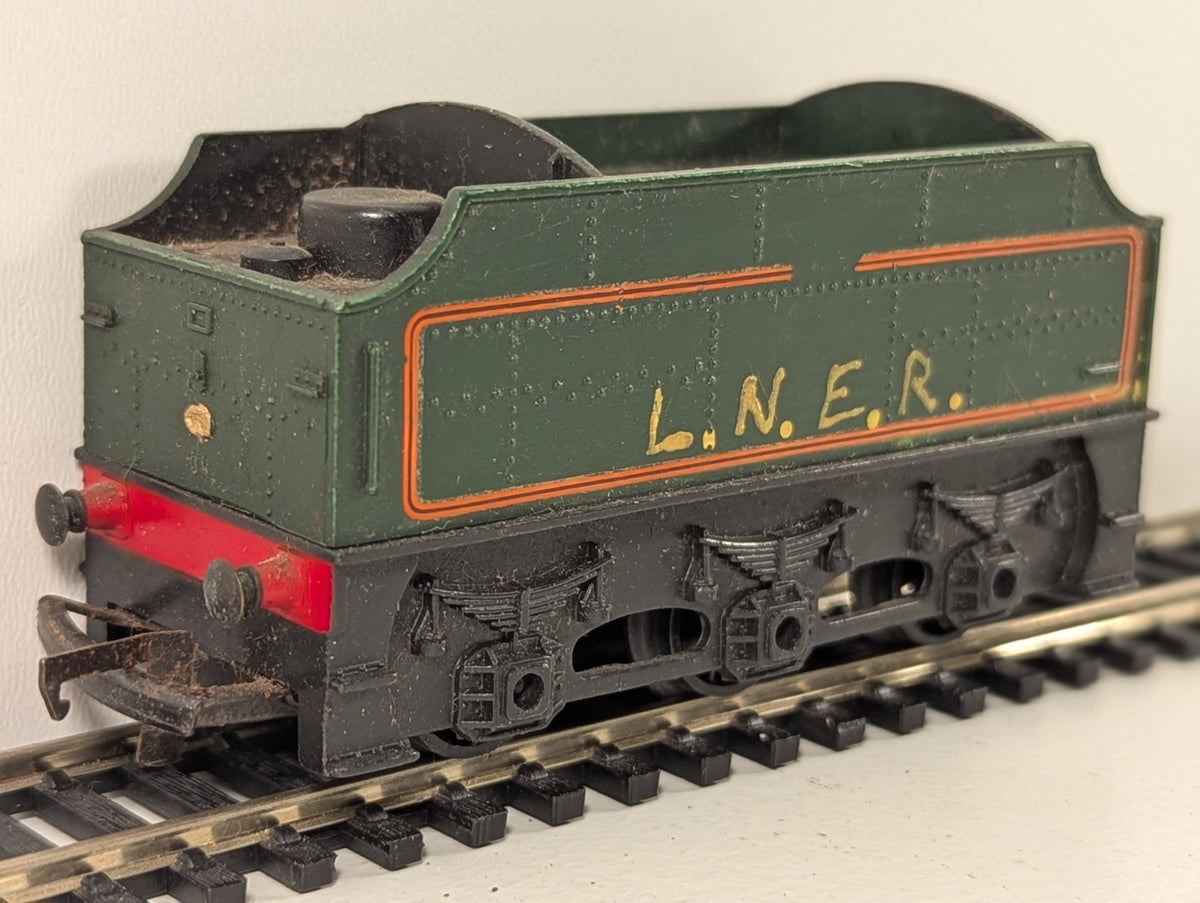 Tri-ang R33 Green Tender – OO Gauge – Some Damage