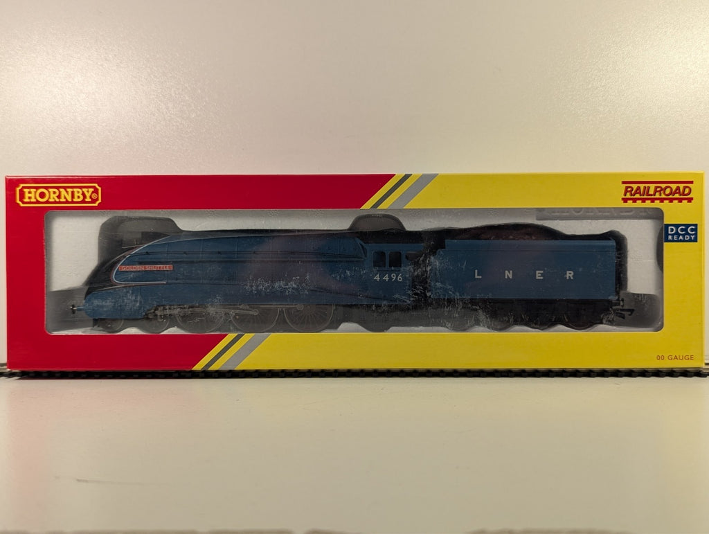 Hornby R3280 Golden Shuttle DCC Ready LNER Class A4 Pacific - Boxed