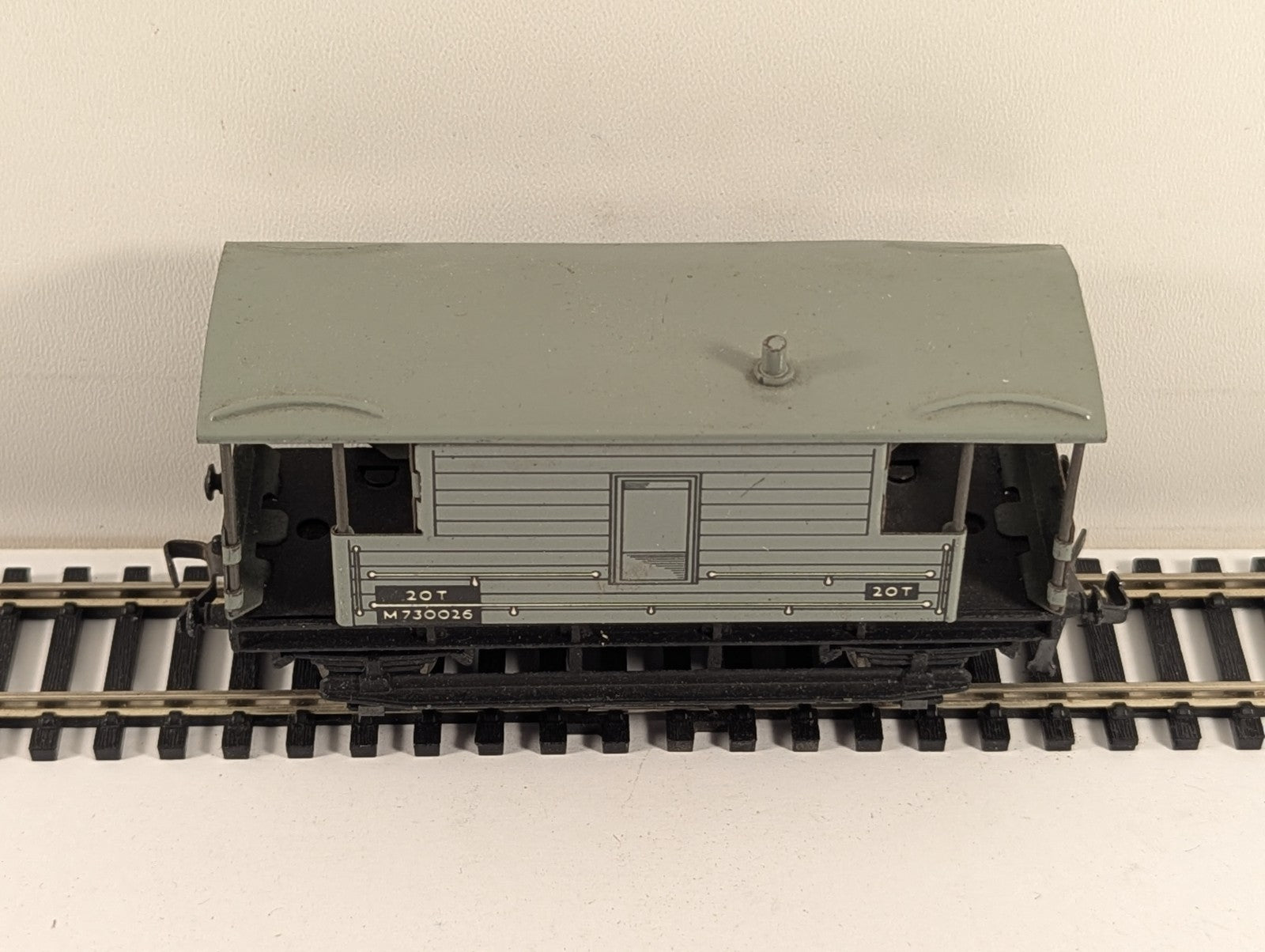 Hornby Dublo 32045 OO Gauge BR Brake Van
