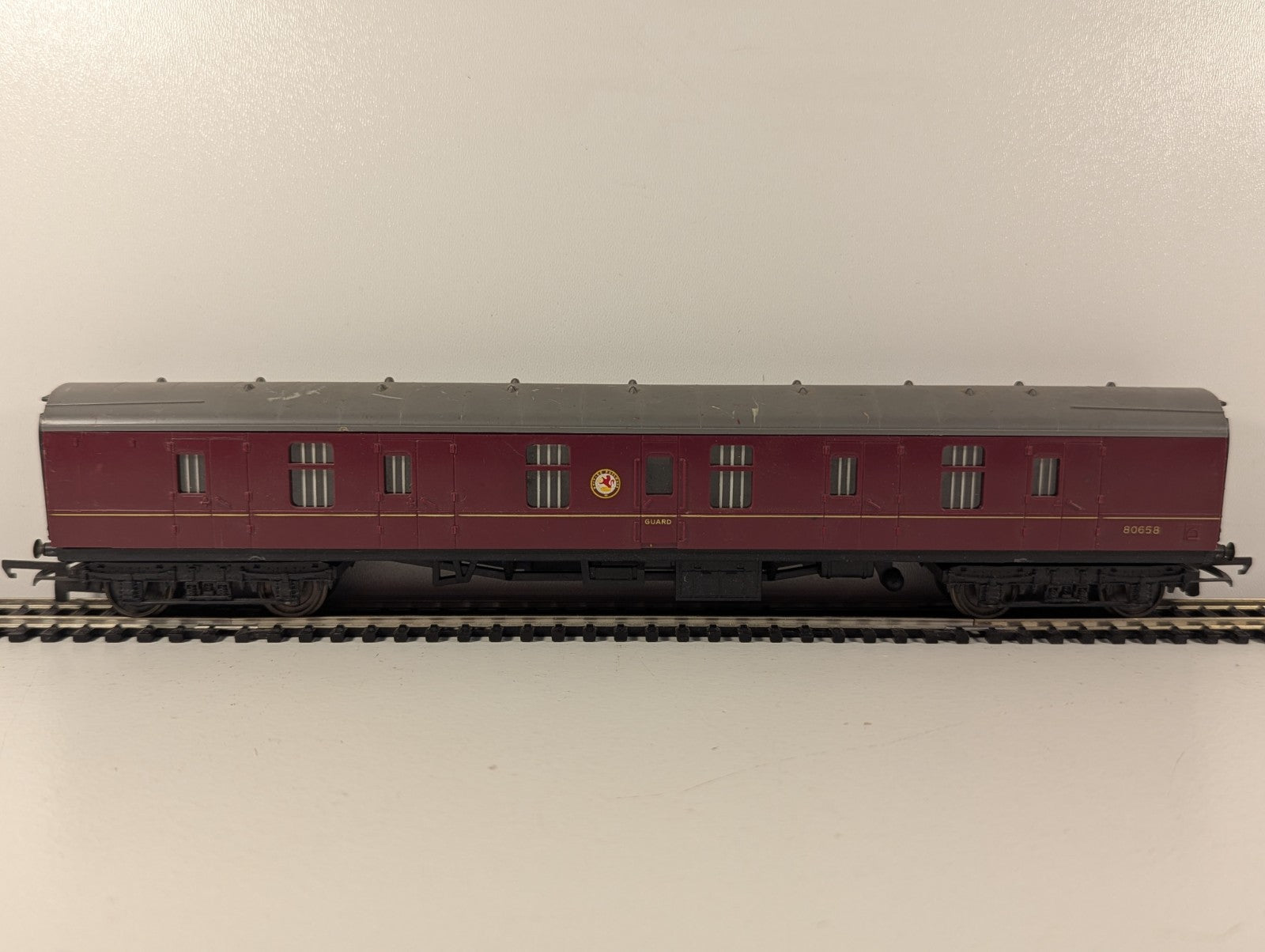 Tri-ang OO Gauge BR Maroon Mk1 Full Brake Coach