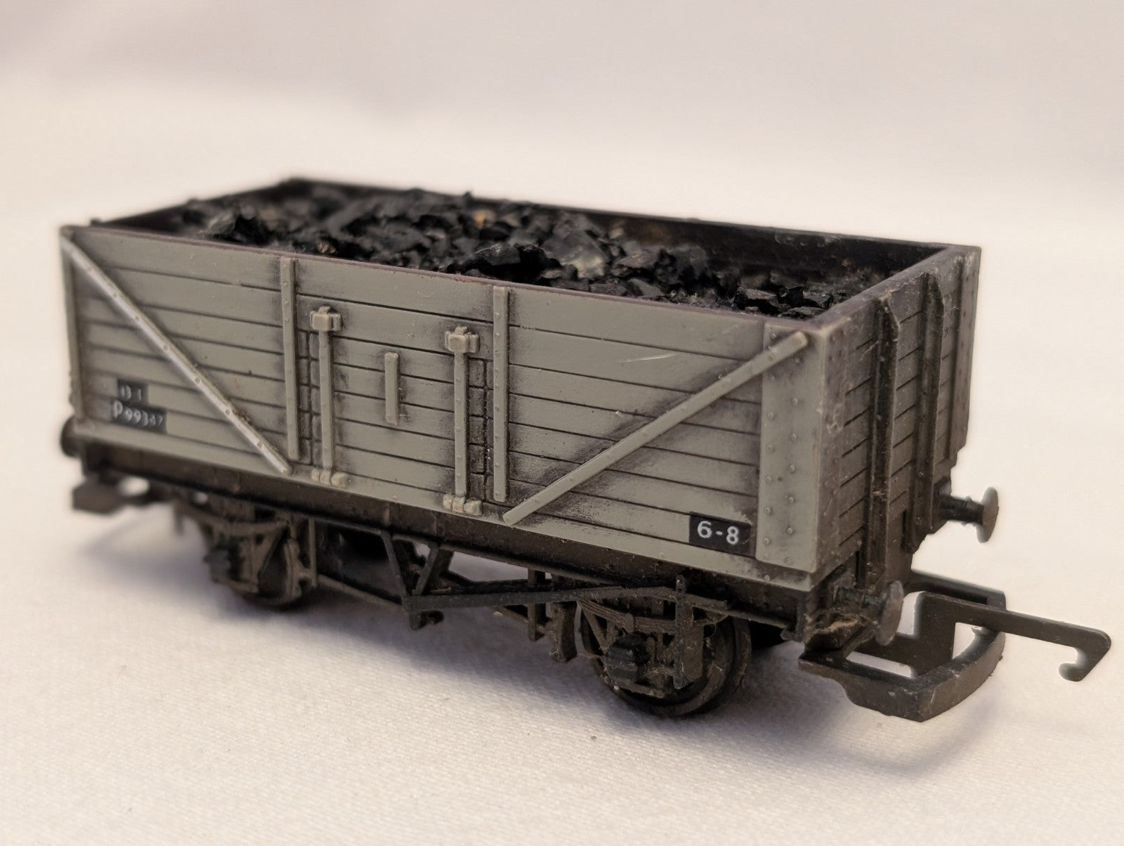 Hornby OO Gauge 7 Plank Wagon with End Door Goods Wagon P99347 BR
