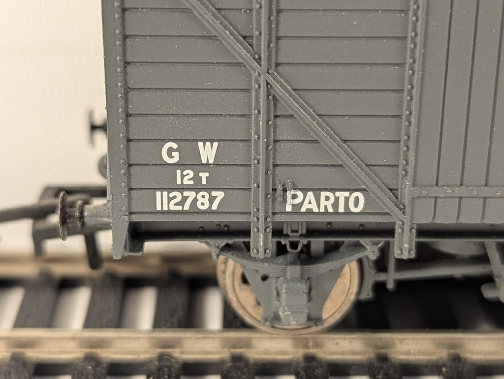 Bachmann OO Gauge GWR 12 Ton 'Mink A' Ventilated Van 'PARTO' Goods Wagon 112787