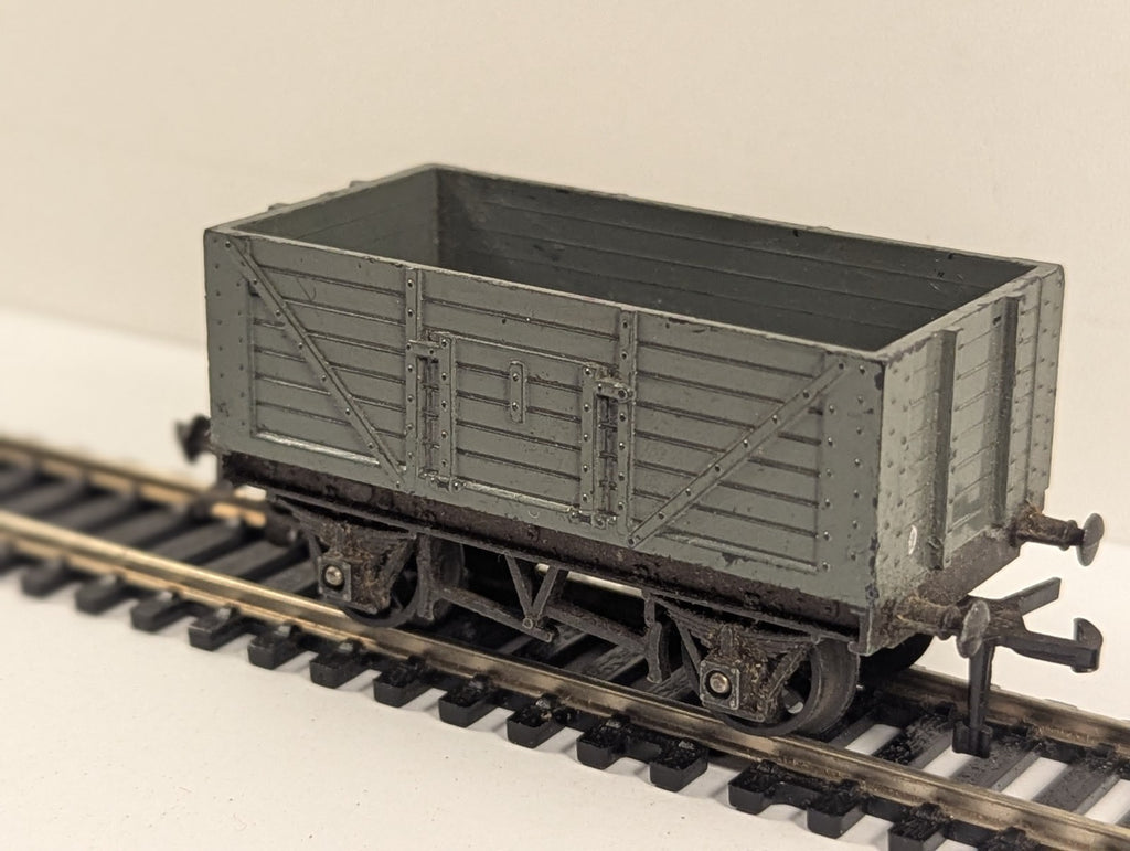 Tri-ang OO Gauge R10 7-Plank Open Wagon Grey  Converter
