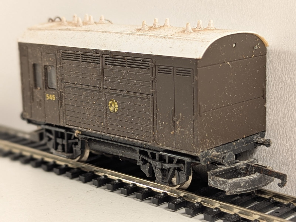 Lima 305625 OO Gauge GWR Horse Box No. 546 – GW Brown