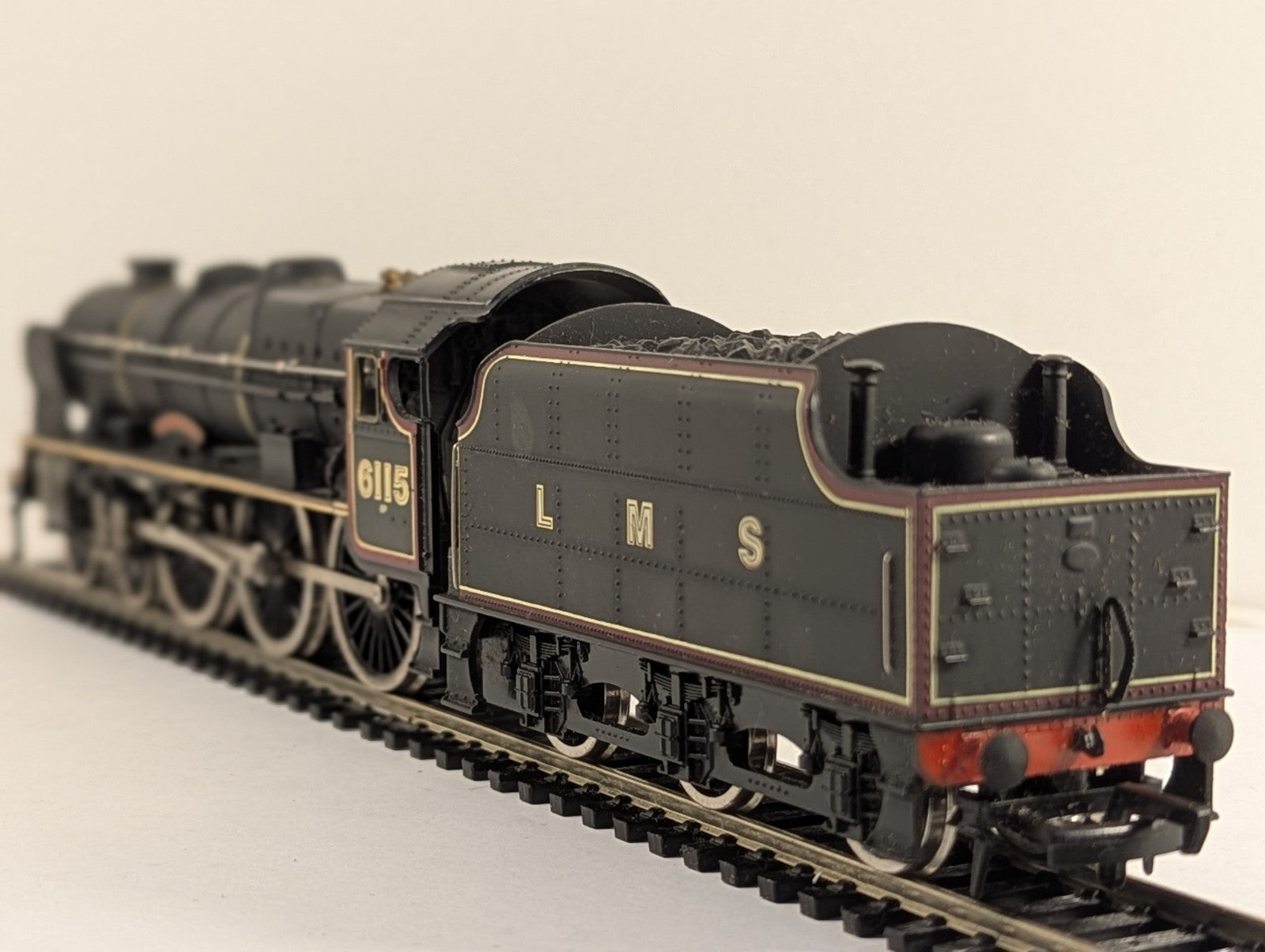 Mainline 37-056 OO Gauge Scots Guardsman 6115 - Boxed