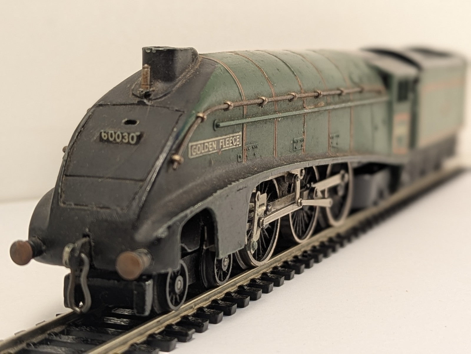 Hornby Dublo OO Gauge Class A4 60030 Golden Fleece BR Green Steam