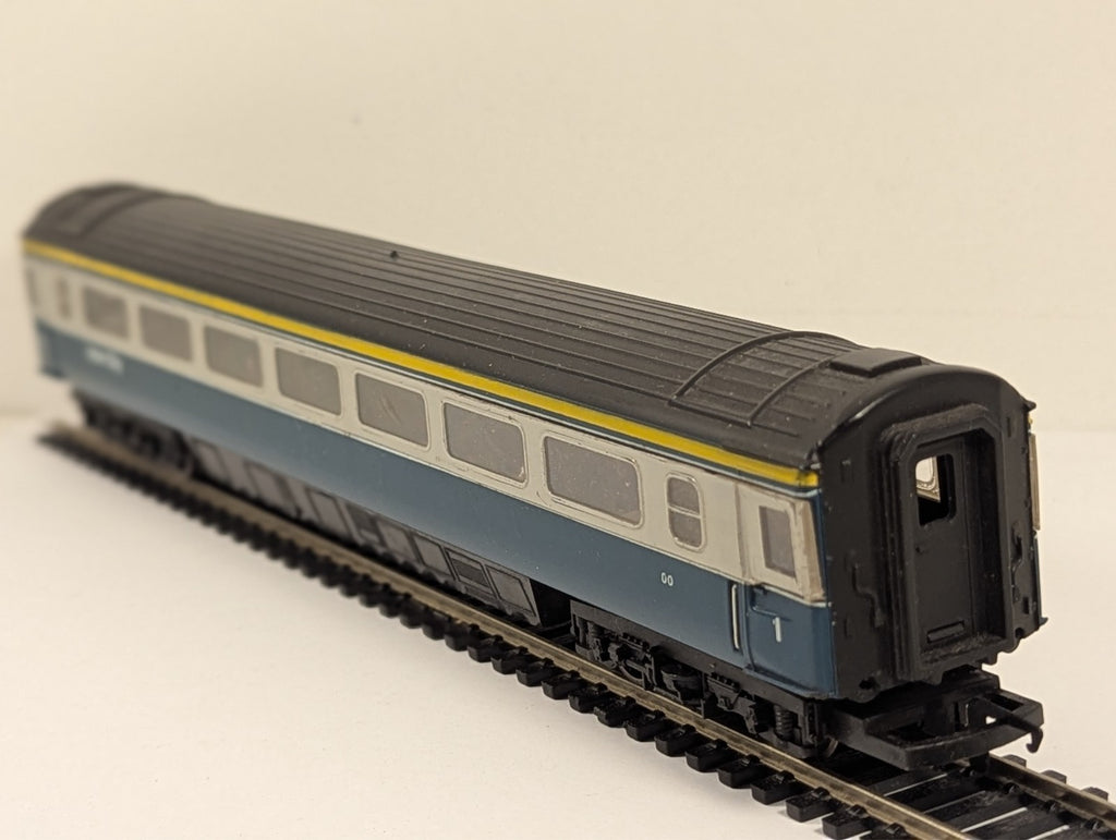 Hornby R4366 BR Mk3 First Class Open Coach OO Gauge