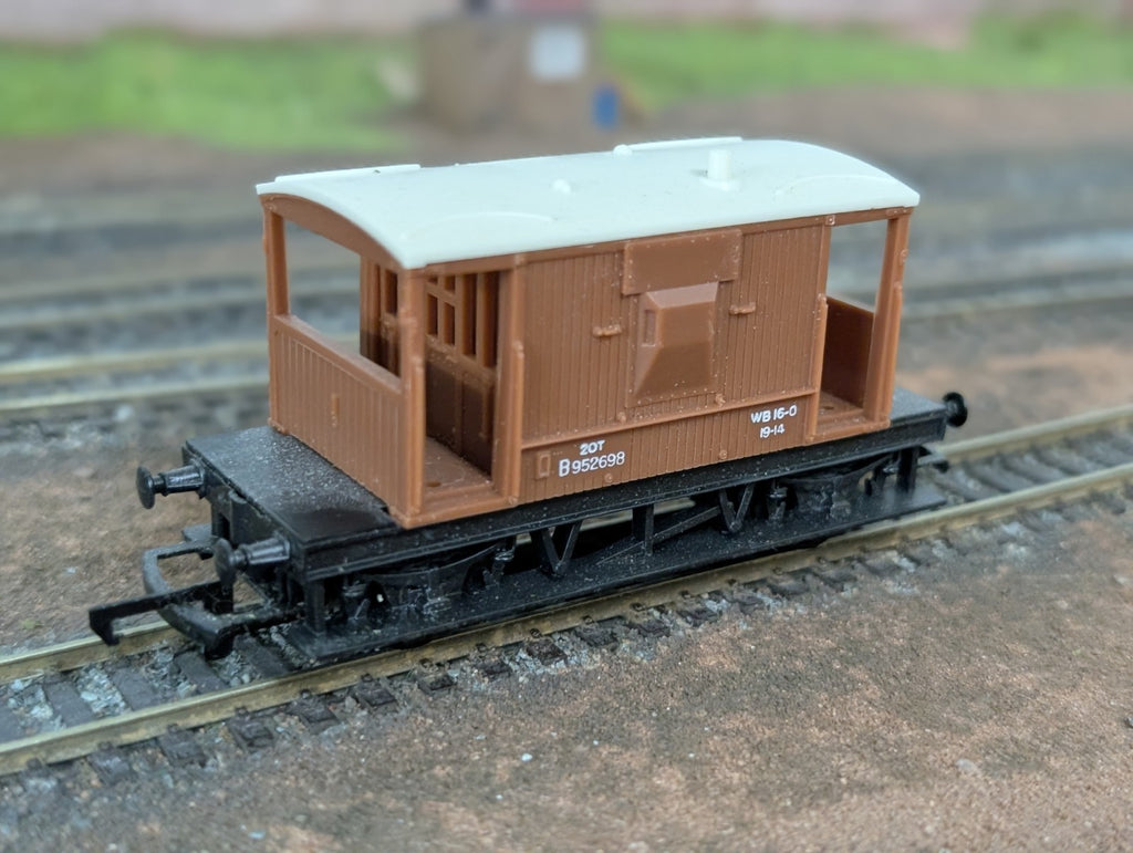 Tri-ang R16C B.R 20 Ton Brake Van B952698