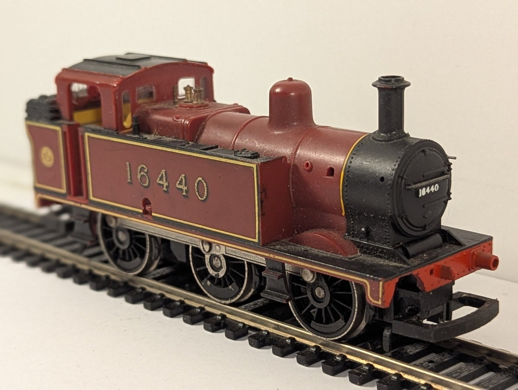 Hornby OO Gauge LMS Class 3F Jinty 0-6-0T LMS Maroon Damaged