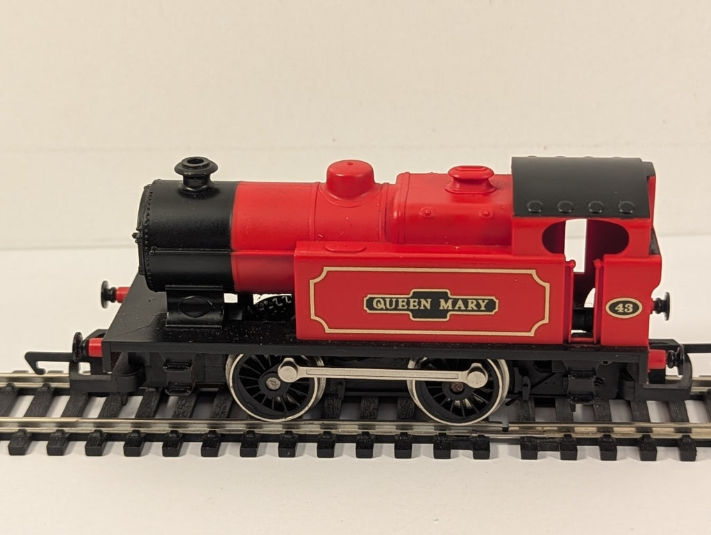 Hornby OO Gauge Class 0F Holden 101 0-4-0T 'Queen Mary' Steam Loco