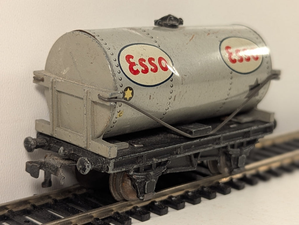Hornby Dublo Esso Tank Wagon OO Gauge