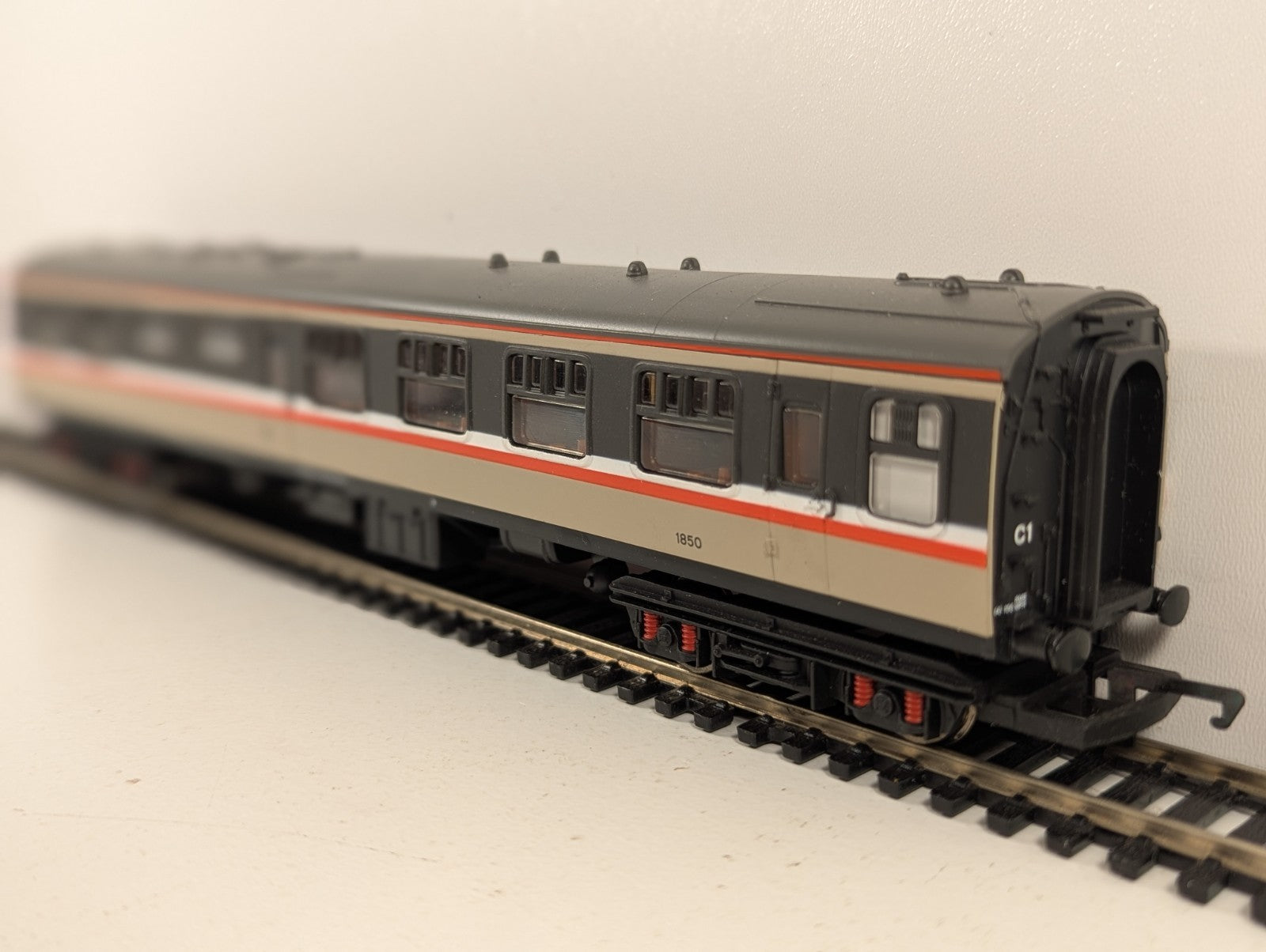 Hornby R426 BR Mk1 RMB Restaurant Miniature Buffet Coach