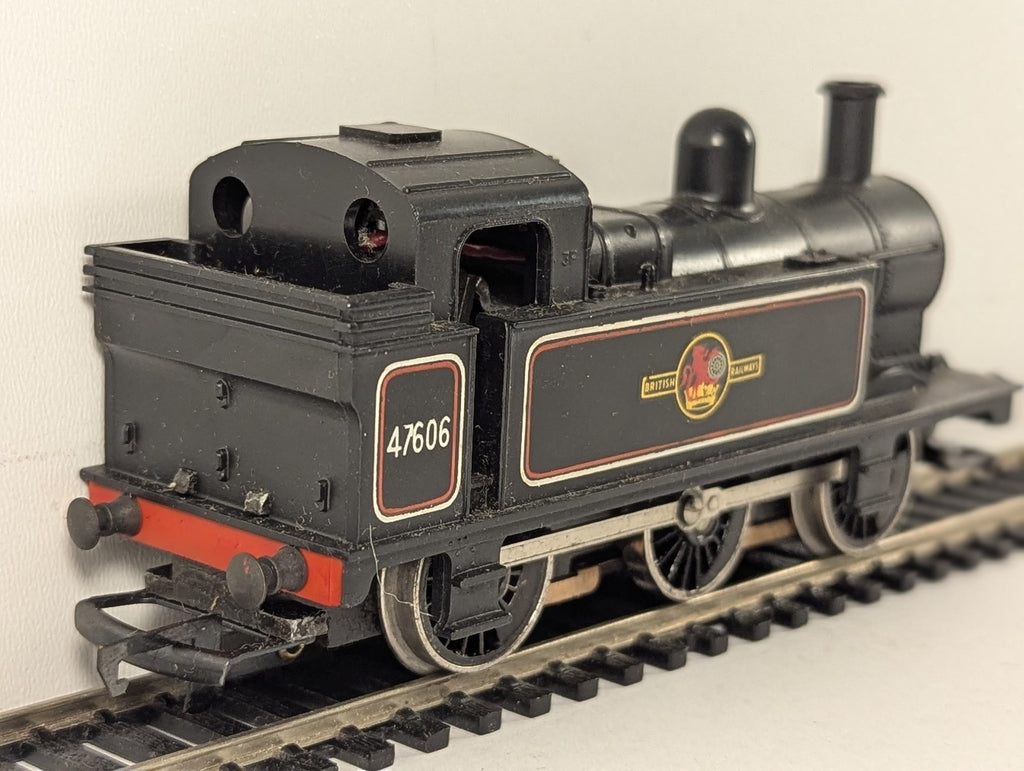 Tri-ang OO Gauge Class 3F Jinty 0-6-0T Steam Locomotive 47606 BR Black R52