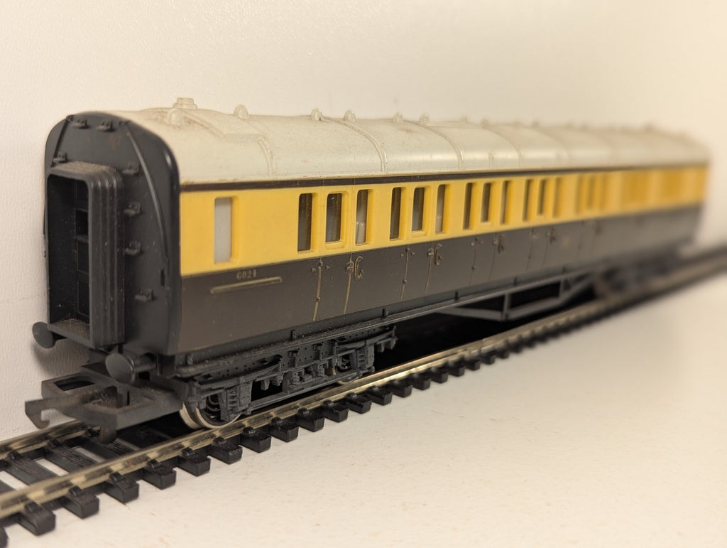 Hornby OO Gauge GWR Collett Composite Coach Passenger Coach 6024