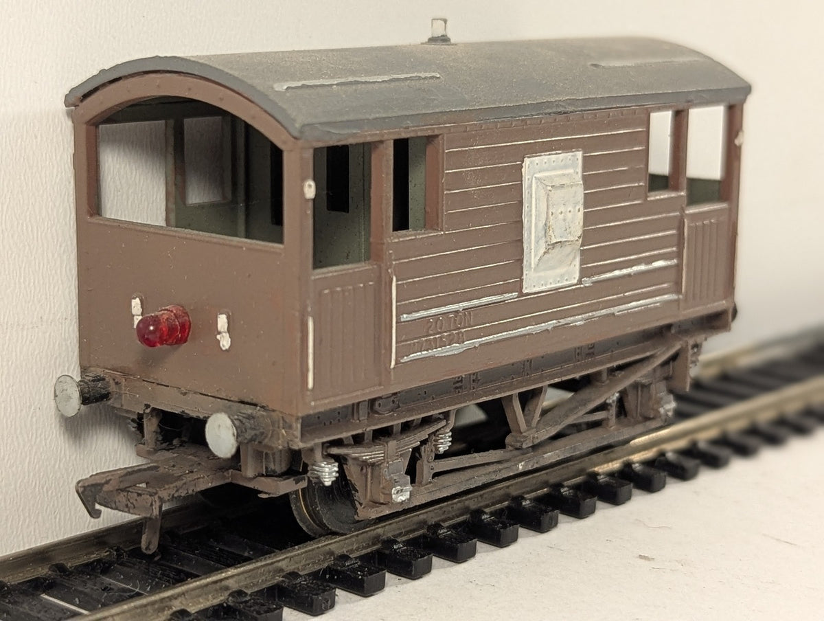 British Trix OO Gauge LMS 20 Ton Brake Van M731528 BR Bauxite 5613