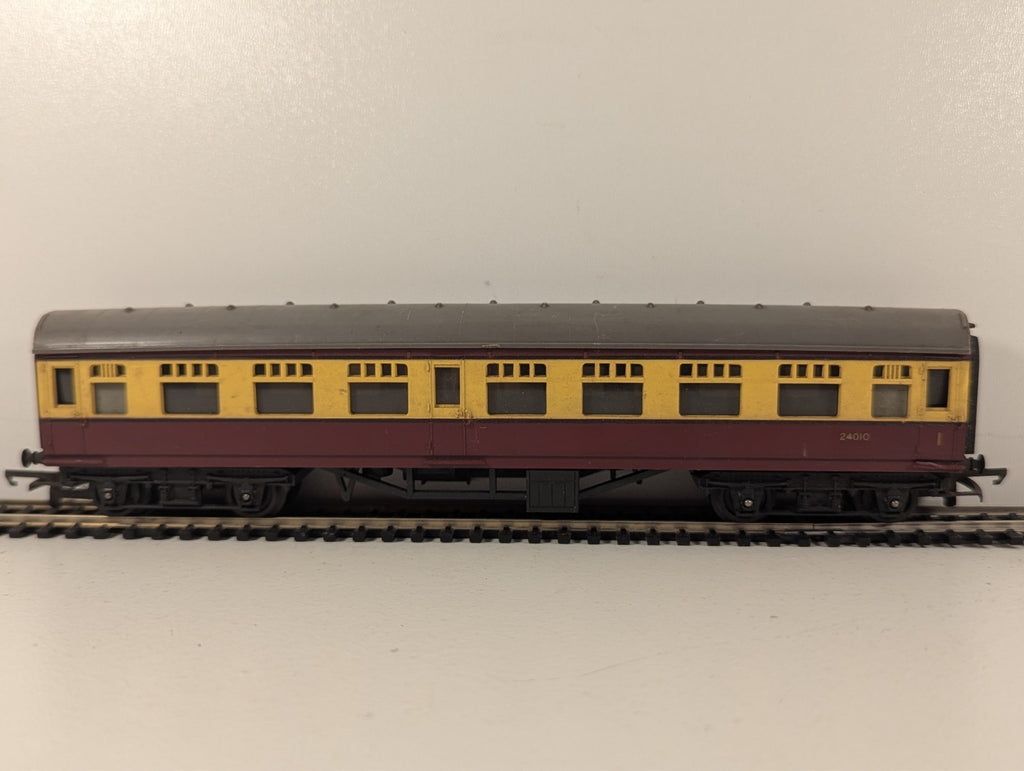 Tri-ang R29 OO Gauge British Railways Main Line Composite Coach