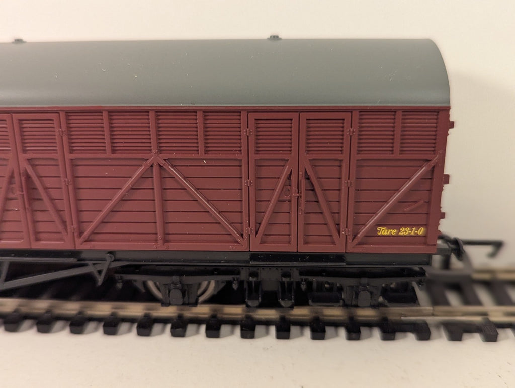 Hornby OO Gauge R6539 BR Siphon H Bogie Wagon Maroon