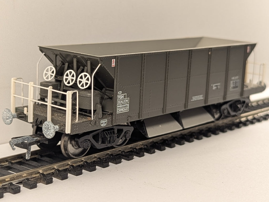 Bachmann OO Gauge YGH Sealion Bogie Ballast Hopper Wagon Goods Wagon DB982637