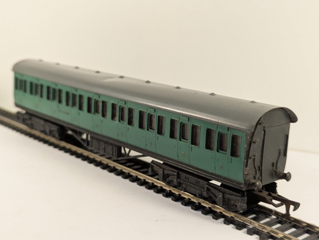 Graham Farish OO Gauge Southern Railway Green 3rd Class Suburban Coach Boxed