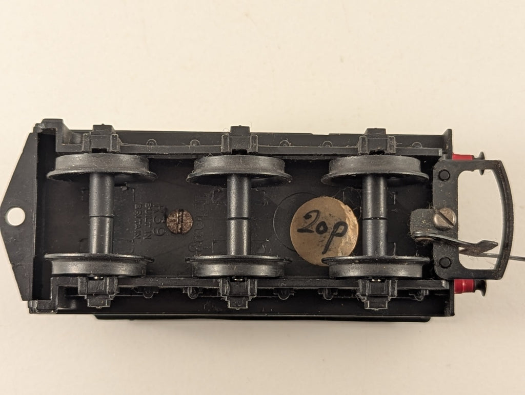 Tri-ang R39 OO Gauge BR Unlined Black 6-Wheeled Tender