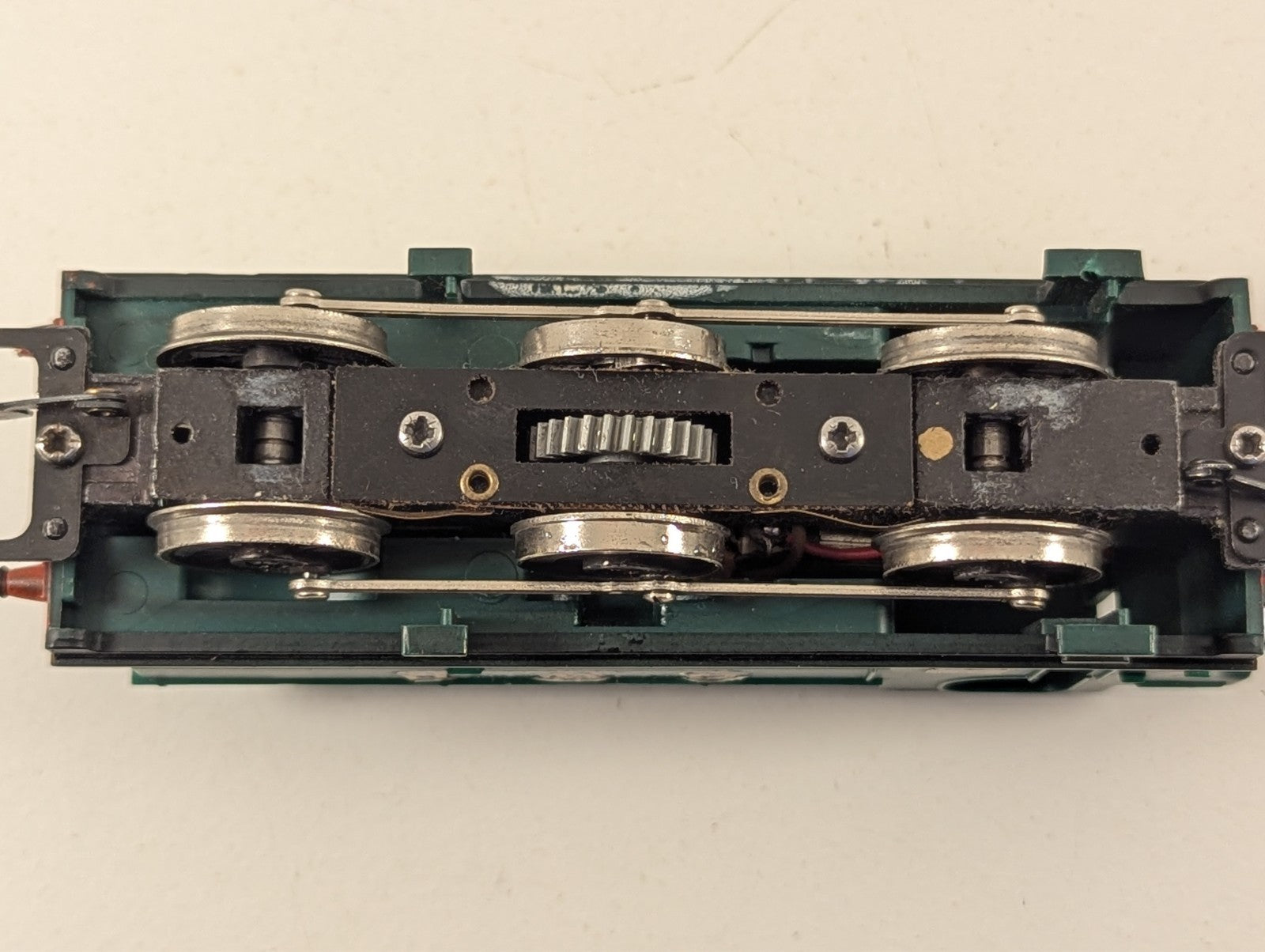 Hornby GWR Pannier Tank No. 8751 Steam Locomotive - Missing One Buffer head