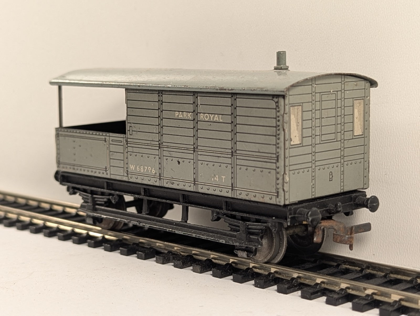 Hornby Dublo 4312 OO Gauge BR 14T Toad Brake Van