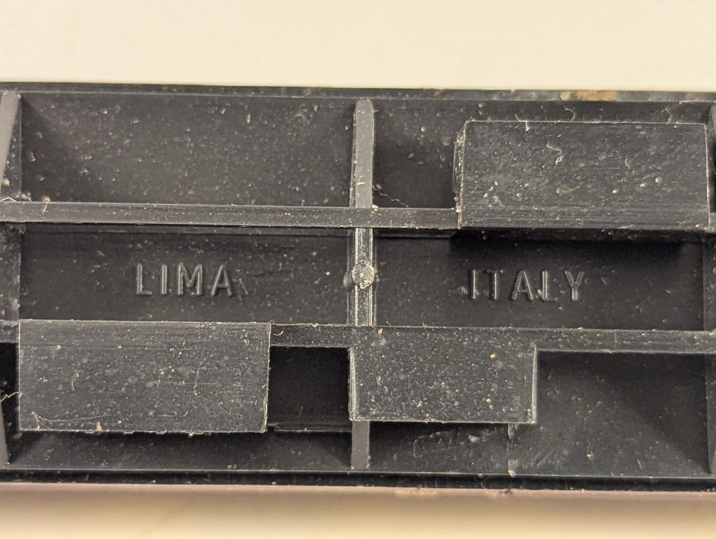 Lima OO Gauge LMS Stanier Corridor Composite Coach Passenger Coach