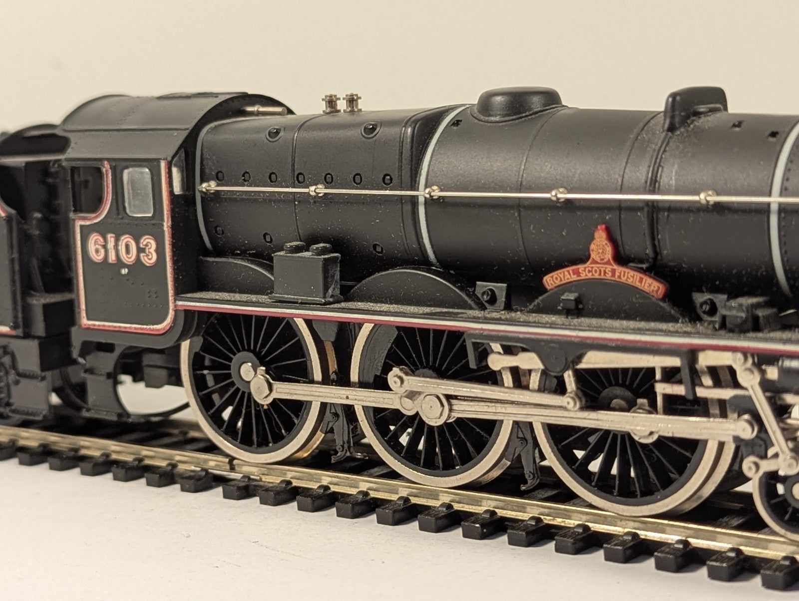 Arirfix OO Gauge Royal Scot Class 'Royal Scots Fusilier' Locomotive